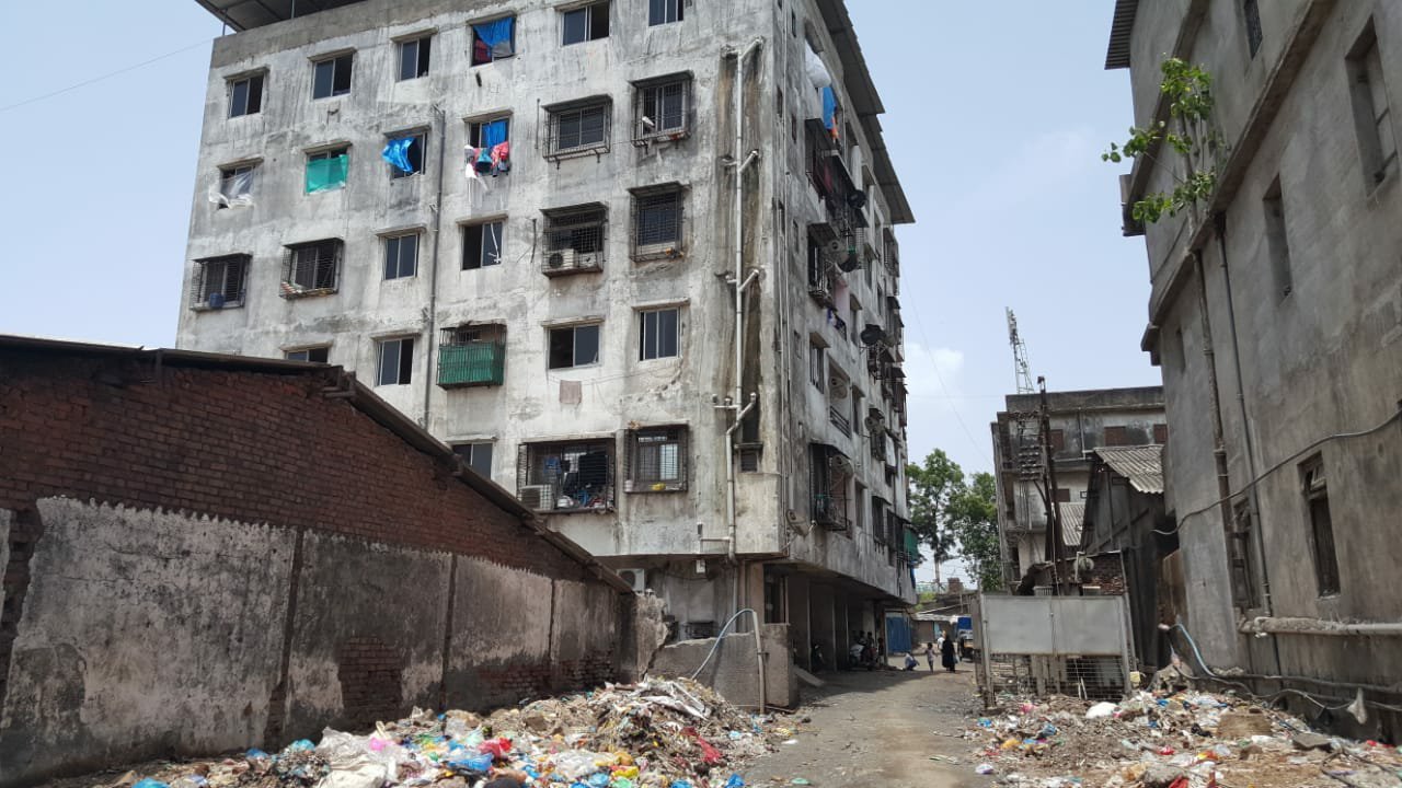 भिवंडी में बिल्डर का फर्जीवाड़ा: आयुक्त के बोगस हस्ताक्षर से बनाया बिल्डिंग, शिकायत के बावजूद कार्यवाही न होने पर हाईकोर्ट जाने की तैयारी | New India Times