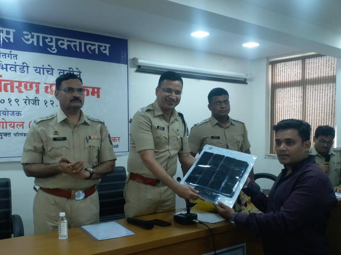 भिवंडी पुलिस ने चोरों से बरामद किया गया 22 लाख रुपए का माल उसके मालिकों को लौटाया वापस | New India Times