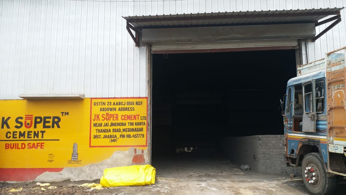 मेघनगर जे.के सीमेंट के गोदाम से लाखों के माल की हेराफेरी मामले में एफआईआर दर्ज | New India Times