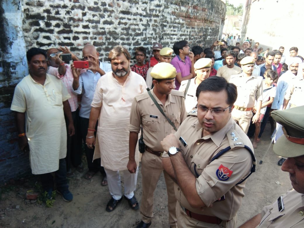 सरे-राह गैस एजेन्सी मैनेजर को गोली मार कैश से भरा बैग लूट कर लुटेरे हुए फरार, हत्या व लूट में शामिल बदमाशों की तलाश में जुटी पुलिस | New India Times