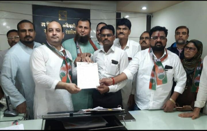 केंद्र व राज्य सरकार के विरुद्ध भिवंडी कांग्रेसियों ने किया धरना प्रदर्शन, प्रांत अधिकारी को दिया गया ज्ञापन | New India Times