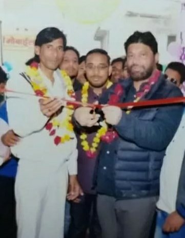 झांसी के वार्ड नंबर 48 के पार्षद सुलेमान अहमद ने जन सुनवाई में सुनीं लोगों की समस्याएं, समस्याओं के संज्ञान में आते ही पार्षद ने दिलाई समस्याओं से निजात, लोगों ने पार्षद का किया सम्मान | New India Times