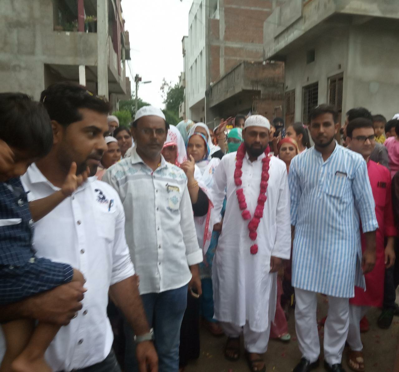 मदीने वालों को मेरा सलाम कहना: अंजुमन मदरसा के सदर हज यात्रा के लिए हुए रवाना | New India Times