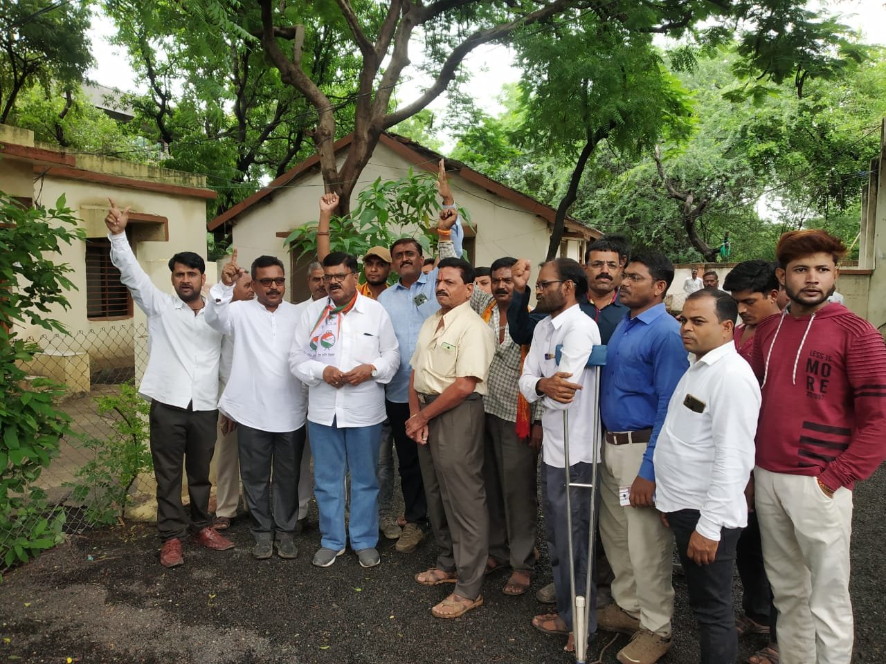 डिजिटल इंडिया की किरकिरी: BSNL की इंटरनेट सेवाएं ठप्प, एनसीपी नेता संजय गरुड ने दी आंदोलन की चेतावनी | New India Times