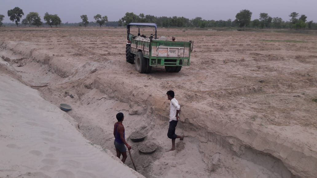 योगीराज में बखौफ होकर खनन कर रहे हैं खनन माफिया | New India Times