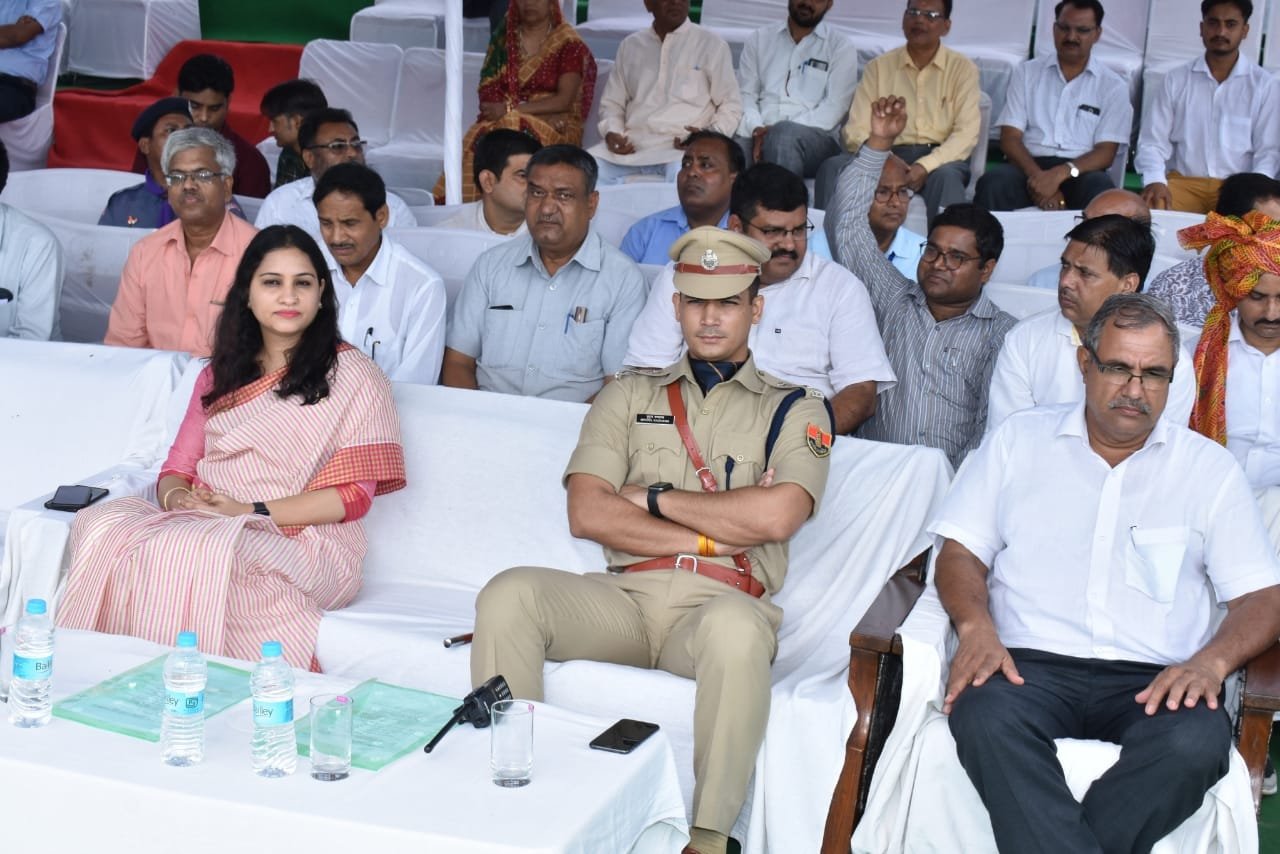 धौलपुर में स्वतंत्राता दिवस समारोह के मौके पर 18 प्रतिभाओं का हुआ सम्मान | New India Times