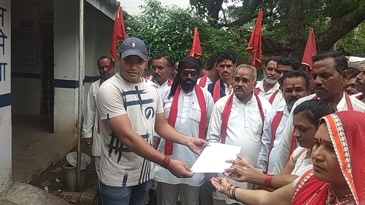 अवैध शराब के विरोध में रैली निकाल व विरोध प्रदर्शन कर सौंपा गया ज्ञापन, बड़ी संख्या में महिलाएं हुई शामिल | New India Times