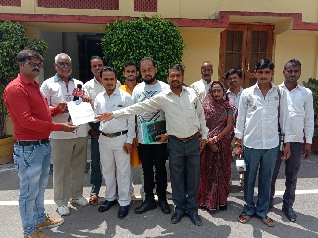 पत्रकारों पर हो रहे हैं अत्याचार सरकार कर रही है नजरअंदाज | New India Times