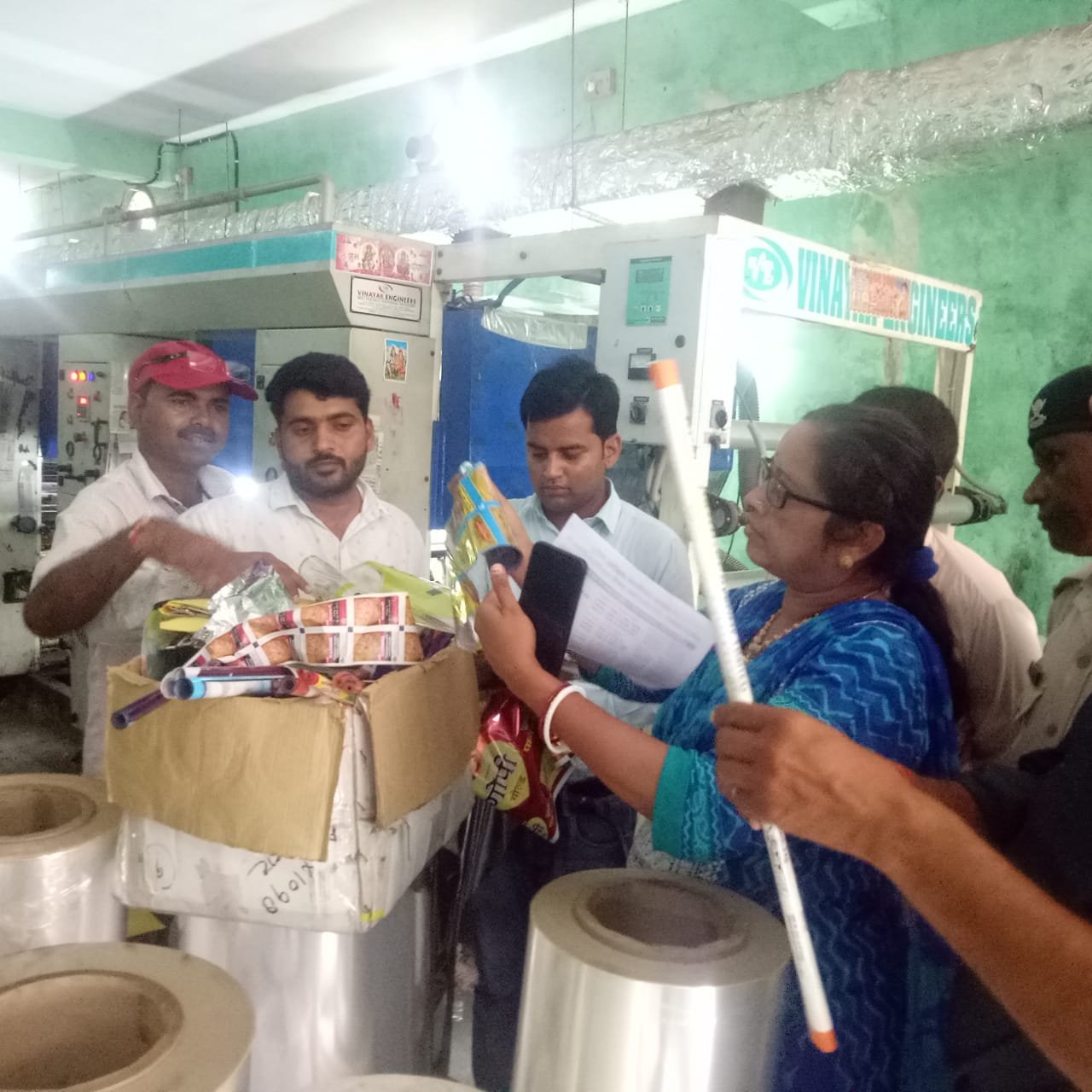 नामी-गिरामी ब्रांड कंपनियों की नकली पैकिंग तैयार करने वाली फैक्ट्री पकड़ी | New India Times