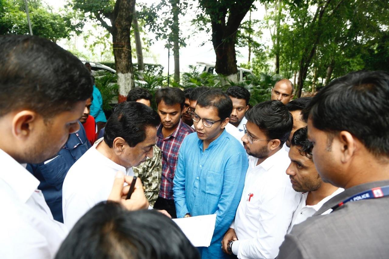 मुख्यमंत्री से भेंट कर आसिफ़ा मामले के केस वापस लेने की मांग | New India Times