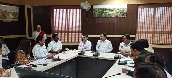 कलेक्टर ने की अत्याचार निवारण अधिनियम के प्रकरणों की समीक्षा | New India Times