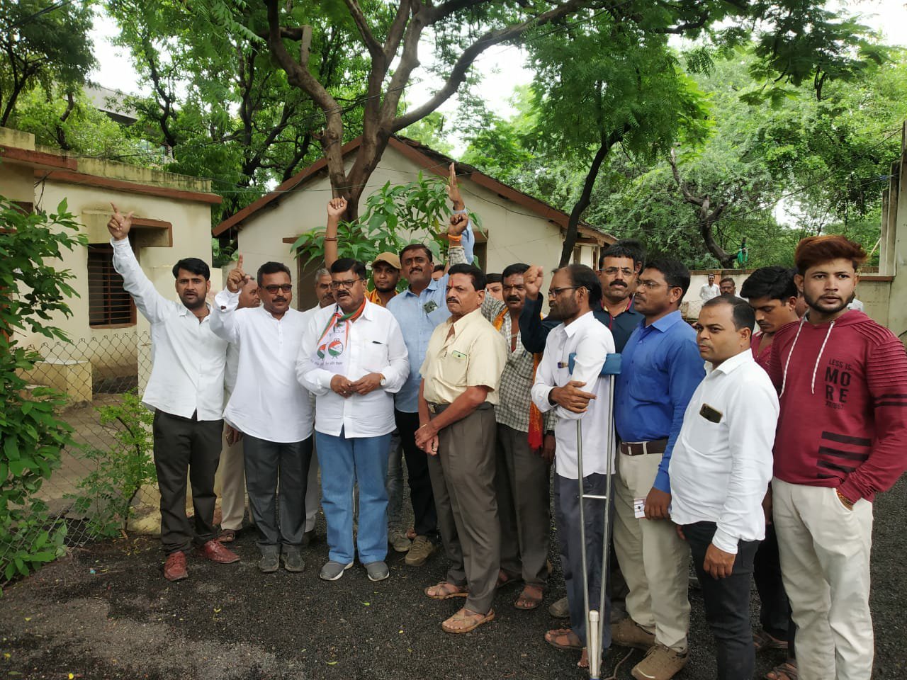 डिजिटल इंडिया की किरकिरी: BSNL की इंटरनेट सेवाएं ठप्प, एनसीपी नेता संजय गरुड ने दी आंदोलन की चेतावनी | New India Times