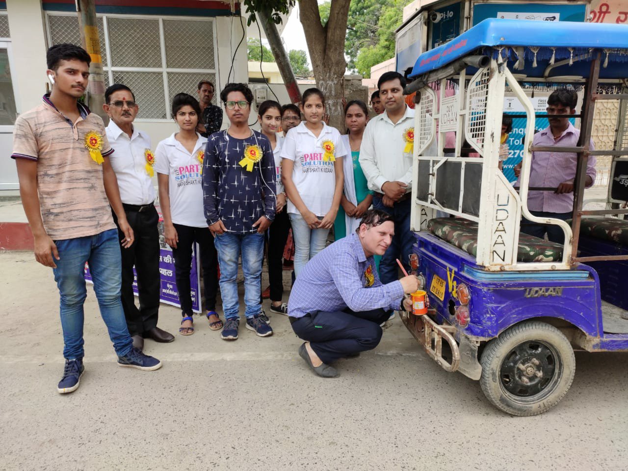 ब्रज यातायात एवं पर्यावरण जन टजागरूकता समिति उत्तर प्रदेश ने वृंदावन में बढ़ते हुए जाम की समस्या को लेकर ई रिक्शा को व्यवस्थित करने के लिए चलानंबरिंग अभियान | New India Times
