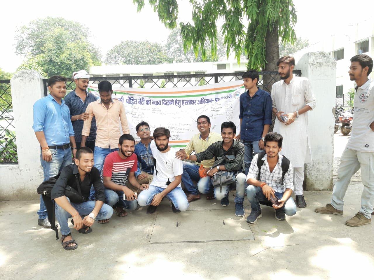 उन्नाव कांड: प्रदेश में अराजकता का माहौल है: नसीब पठान, तीसरे दिन भी जारी रहा हस्ताक्षर अभियान | New India Times