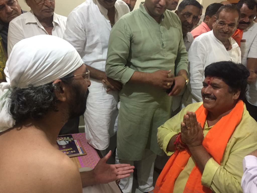 धर्म में राजनीति का प्रवेश हो जाए तो धर्म धर्म नहीं रहता धार्मिकता में कमी आ जाती है: निराले बाबा | New India Times