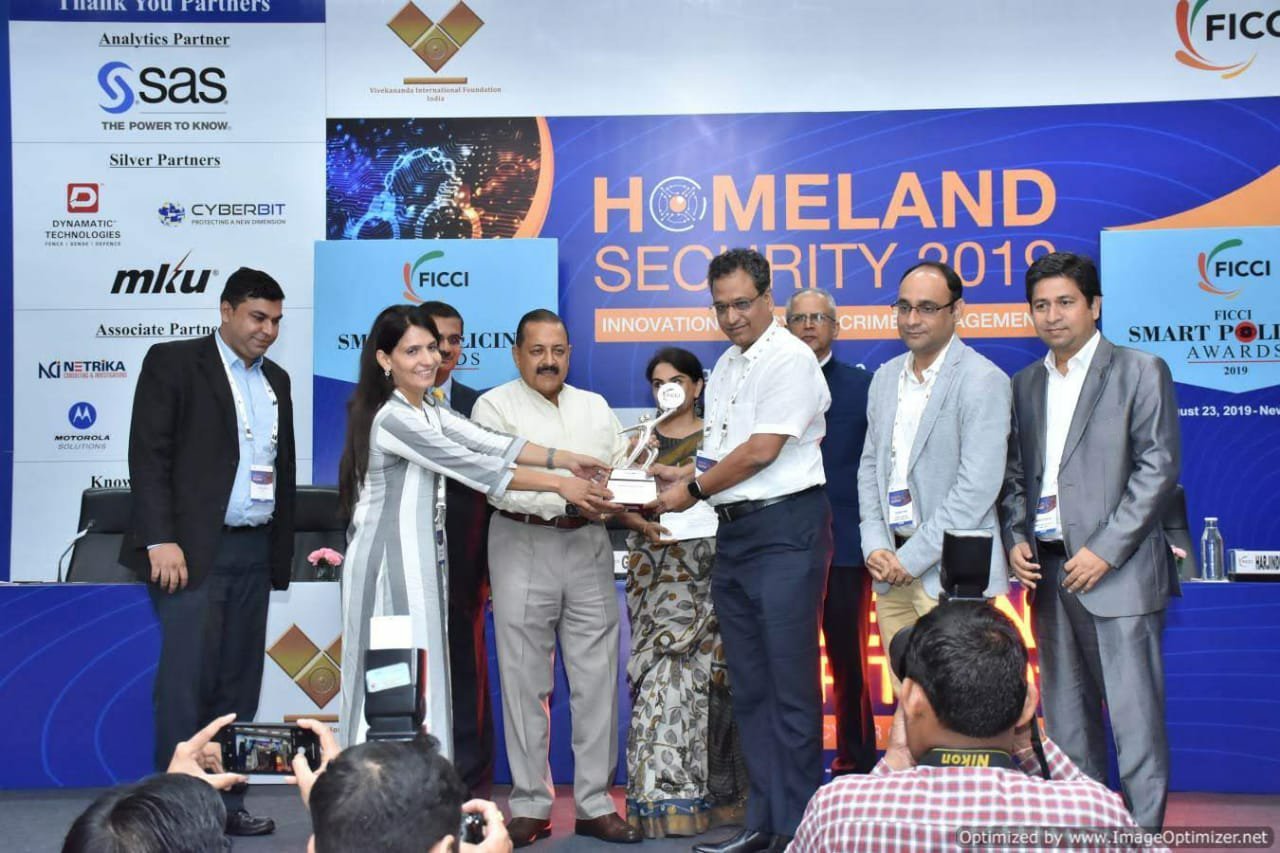 फिक्की स्मार्ट पुलिसिंग अवॉर्ड्स- 2019 की चार श्रेणियों में मध्यप्रदेश पुलिस को दिल्ली में मिले प्रतिष्ठित अवार्ड, केन्द्रीय मंत्री श्री जितेन्द्र सिंह ने एडीजी मंगलम व उपेन्द्र जैन, आईजी डी श्रीनिवास वर्मा व एसपी श्री सूरज वर्मा को सौंपे अवार्ड | New India Times