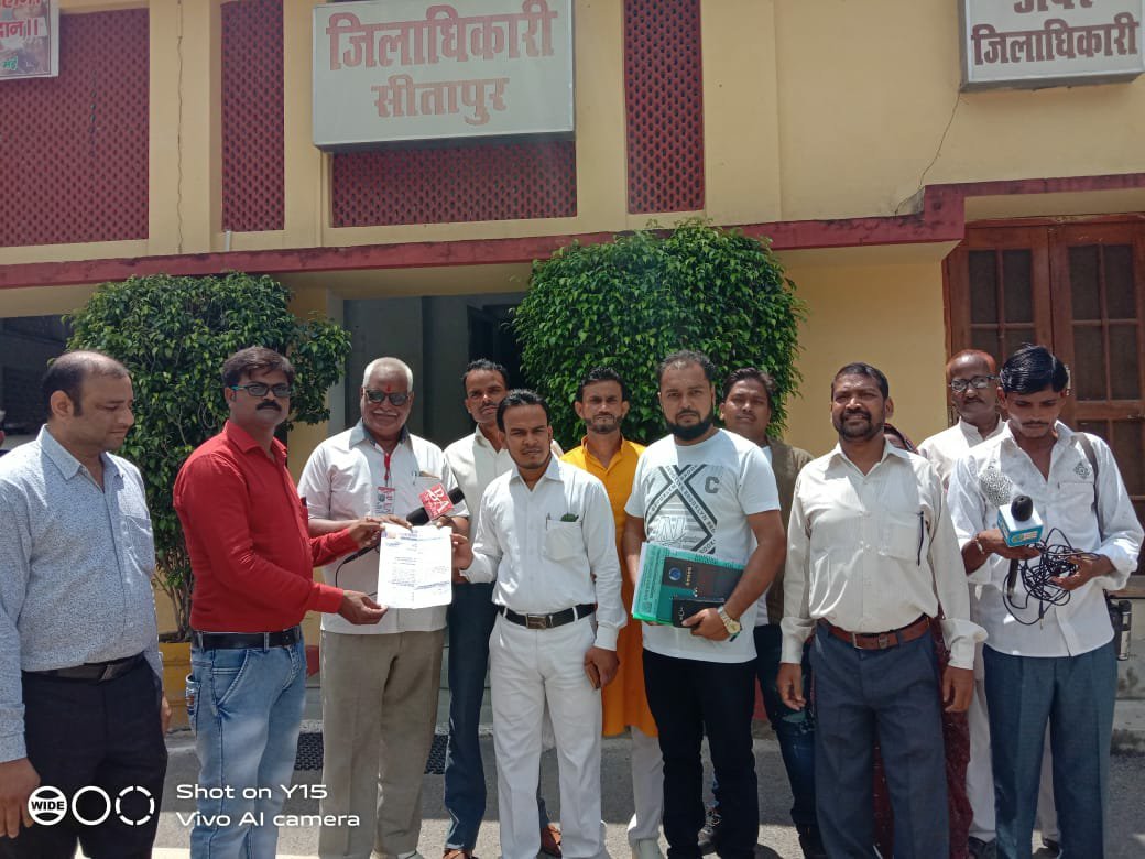 पत्रकारों पर हो रहे हैं अत्याचार सरकार कर रही है नजरअंदाज | New India Times