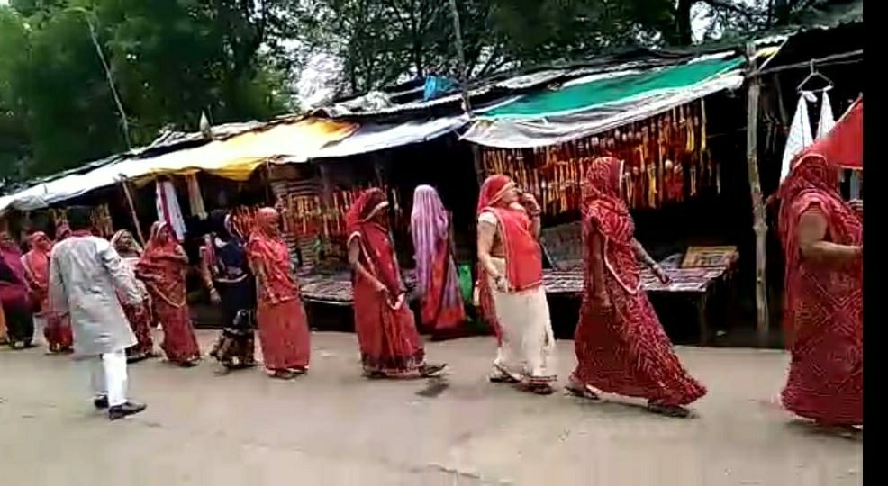 अवैध शराब के विरोध में रैली निकाल व विरोध प्रदर्शन कर सौंपा गया ज्ञापन, बड़ी संख्या में महिलाएं हुई शामिल | New India Times