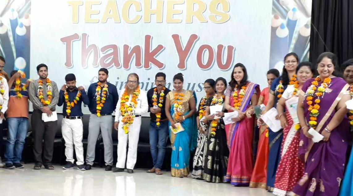 शिक्षक दिवस पर आधारशिला संस्थान में किया गया शिक्षकों का सम्मान, डॉ लाल ने दी शिक्षकों को शुभकामनाएं | New India Times