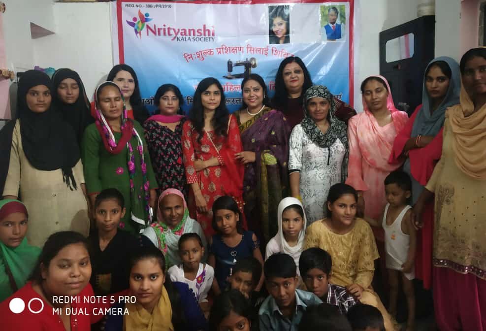 नृत्यांशी कला सोसाइटी संस्था ने अपने स्थापना दिवस पर महिलाओं को सशक्त करने के उदेश्य से निःशुल्क सिलाई केन्द्र का किया उद्घाटन | New India Times
