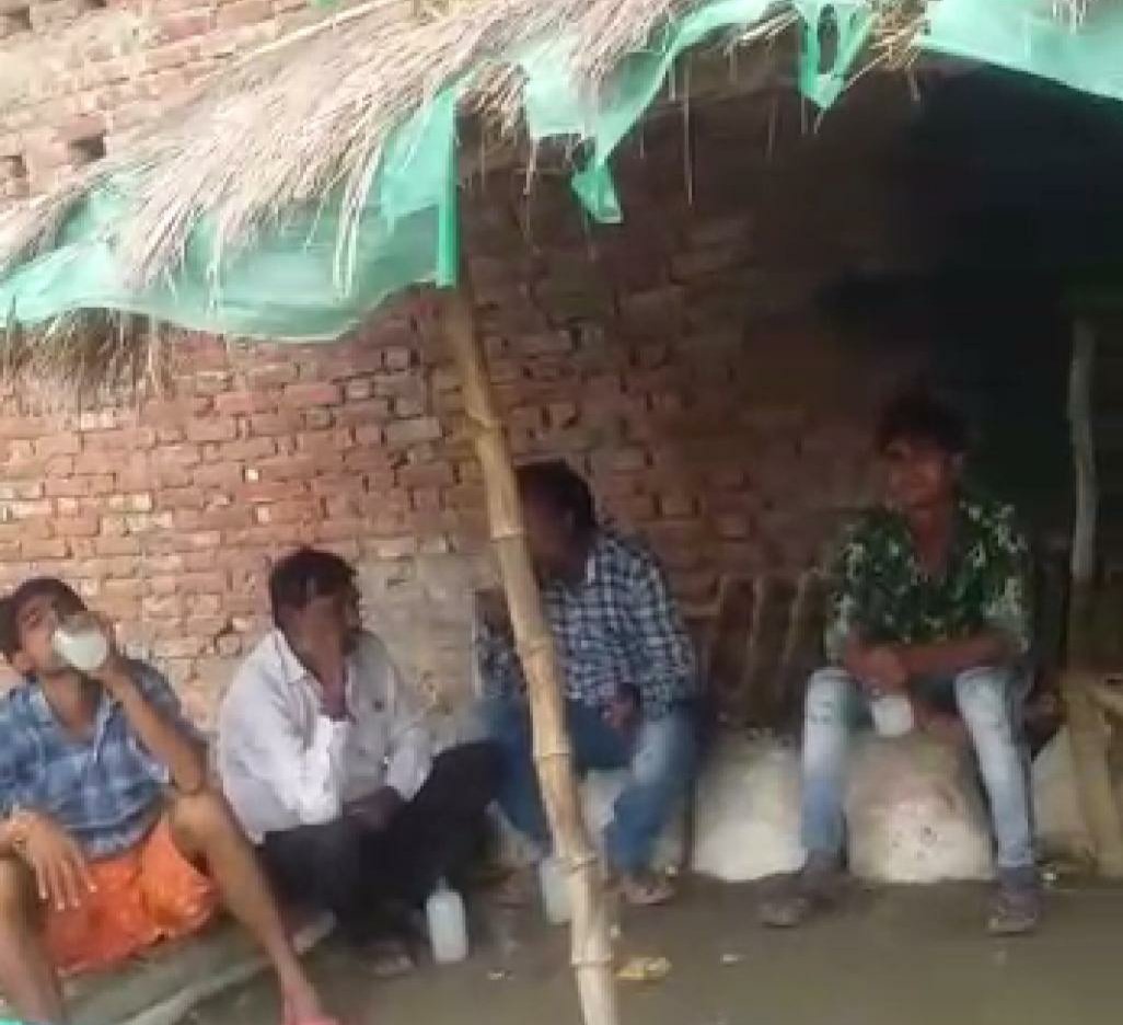 आबकारी इंस्पेक्टर की मेहरबानी से फल फूल रहा है अवैध ताड़ी माफियाअों का कारोबार, जिम्मेदार मौन | New India Times