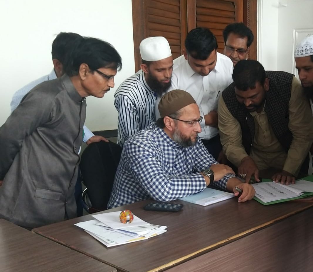 मध्यप्रदेश एमआईएम के प्रतिनिधिमंडल ने हैदराबाद में एमआईएम के राष्ट्रीय अध्यक्ष एवं सांसद असदुद्दीन ओवैसी से की मुलाक़ात | New India Times