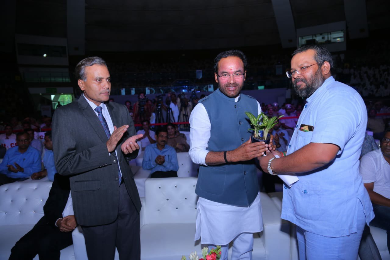 इंडियन मीडिया वेल्फेयर एसोसिएशन व दि हंस फाउंडेशन द्वारा "रक्षक सम्मान" समारोह का दिल्ली में किया गया भव्य आयोजन, दिल्ली पुलिस के 21 पुलिस कर्मी हुए सम्मानित, नामी हस्तियों ने कार्यक्रम में की शिरकत | New India Times