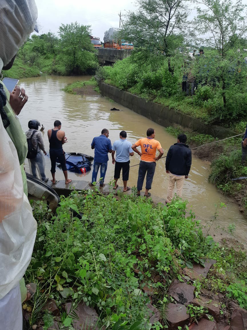 भोपाल के जीवन मोटर्स मारुति शोरूम के पांच कर्मचारियों की सड़क हादसे में हुई मौत | New India Times