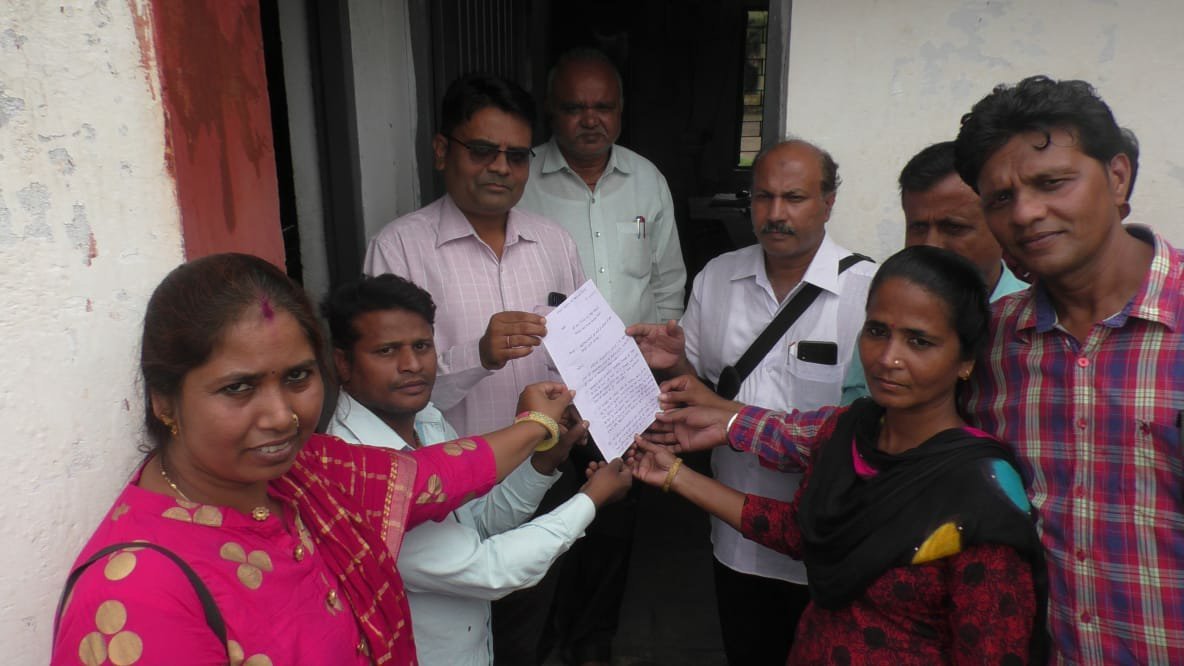 अध्यापक संघ ने शिक्षा अधिकारी को सौंपा ज्ञापन 3 अध्यापक संघ ने शिक्षा अधिकारी को सौंपा ज्ञापन | New India Times