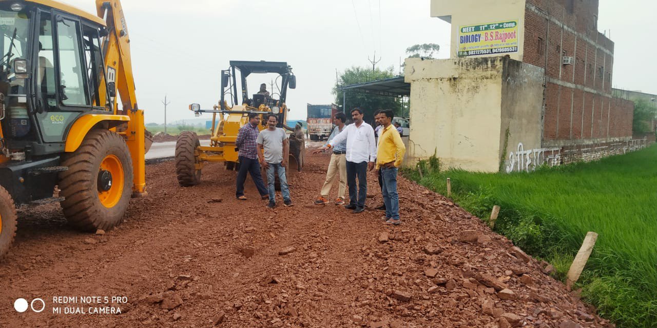 पुरानी छावनी पर पहुंच कर कांग्रेस ब्लॉक अध्यक्ष सत्येन्द्र शर्मा ने देखी राष्ट्रीय राजमार्ग के कार्य की प्रगति 3 पुरानी छावनी पर पहुंच कर कांग्रेस ब्लॉक अध्यक्ष सत्येन्द्र शर्मा ने देखी राष्ट्रीय राजमार्ग के कार्य की प्रगति | New India Times