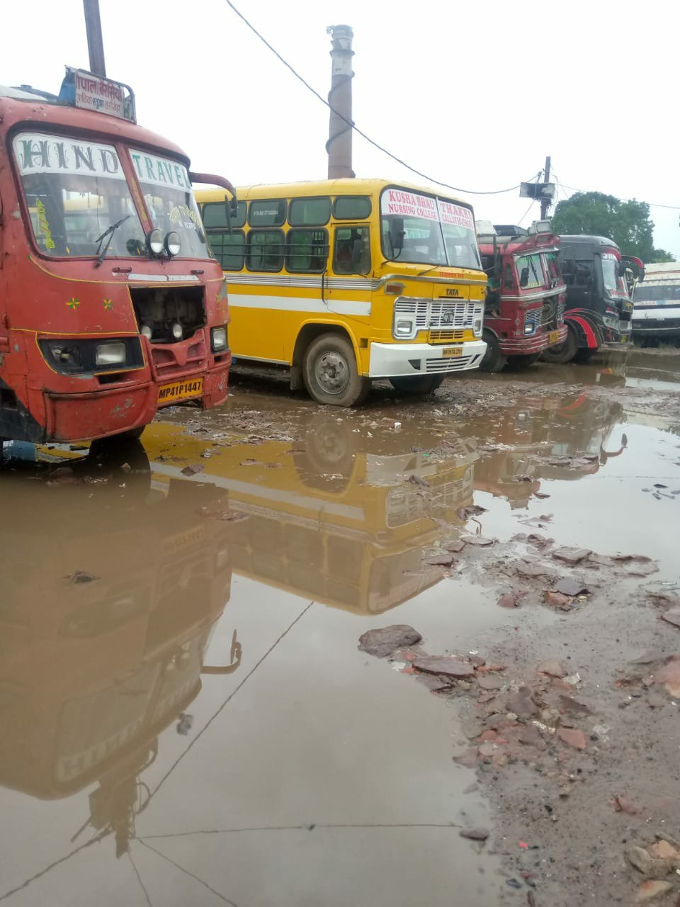 राजधानी भोपाल का पुतलीघर बस स्टैंड अपनी बदहाली पर बहा रहा है आँसू, शासन-प्रशासन मौन | New India Times