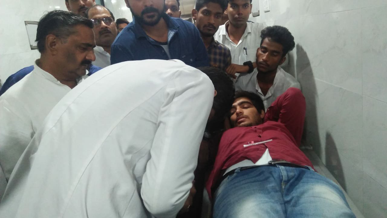 छात्र संघ की र्नसरी को कुचलने के लिए दमनात्मक व्यव्हार कर रही है योगी की पुलिस: कृष्णमूर्ति सिंह यादव 2 छात्र संघ की र्नसरी को कुचलने के लिए दमनात्मक व्यव्हार कर रही है योगी की पुलिस: कृष्णमूर्ति सिंह यादव | New India Times