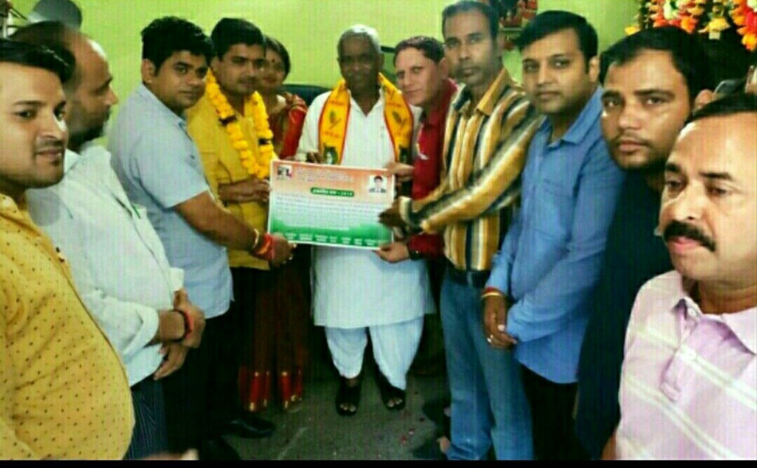 साहसी युवा पत्रकार के साथ दोनों साहसी अधिवक्ताओं का किया गया नागरिक अभिनंदन | New India Times