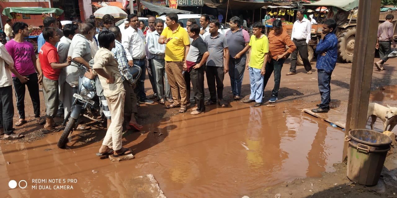 गांधी जयंती के अवसर पर कांग्रेसी लीडर श्री सत्येन्द्र शर्मा ने सफाई करवाकर दी गांधी जी को श्रधांजलि | New India Times
