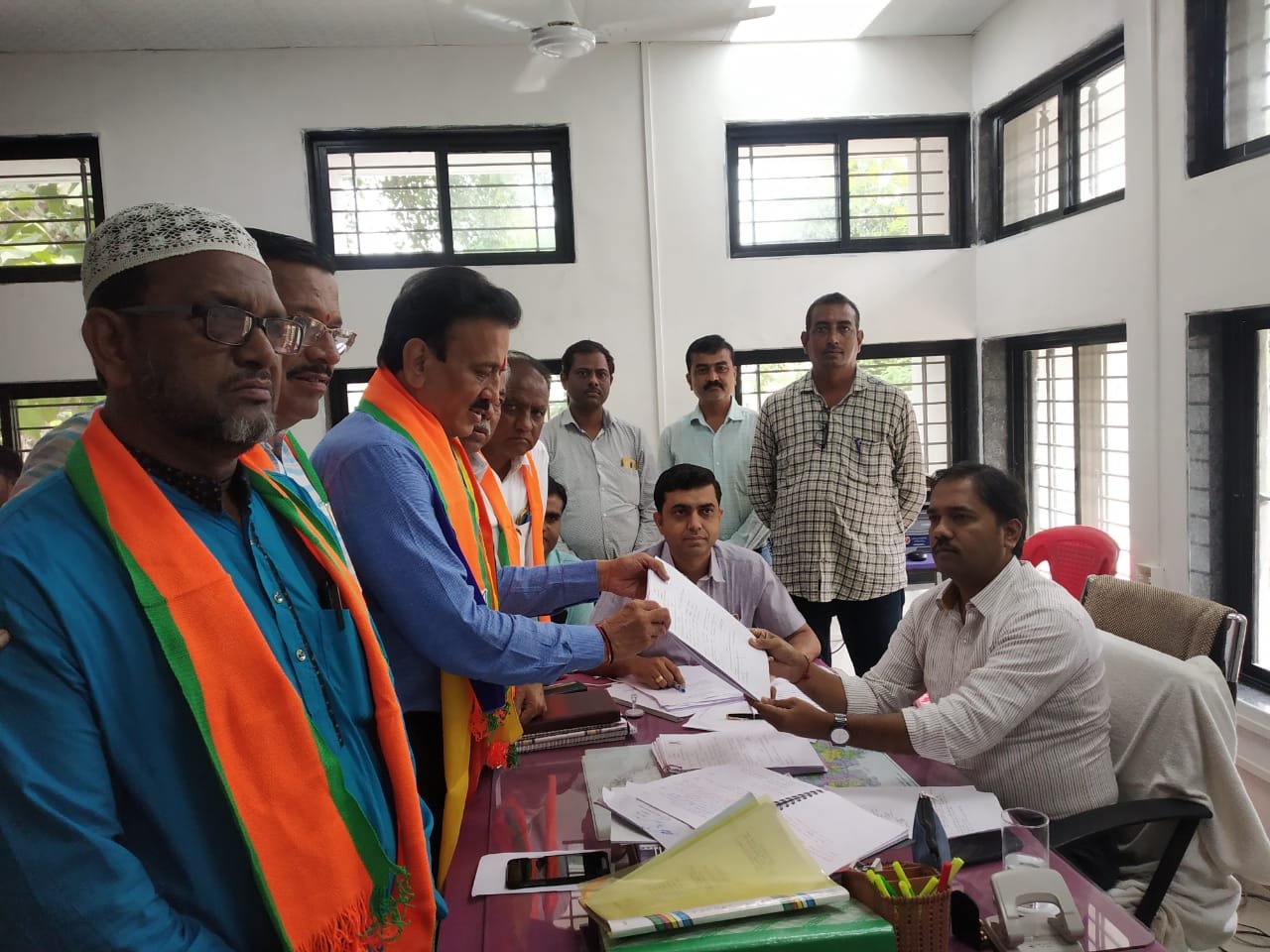 जामनेर विधानसभा सिट से मंत्री गिरीश महाजन ने किया नामांकन पत्र दाखिल | New India Times