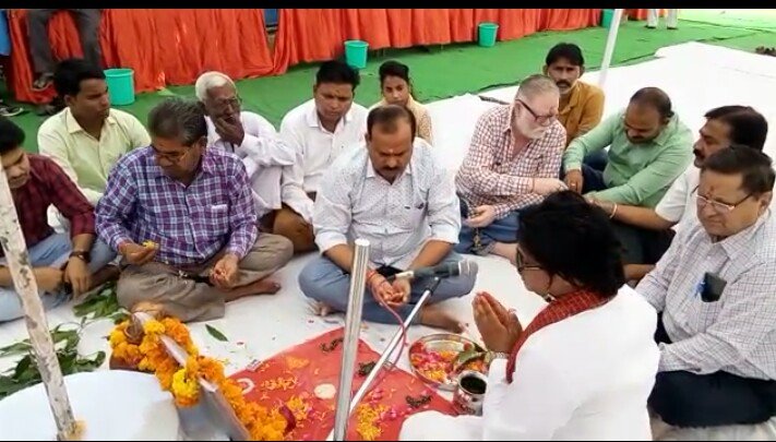 शरद मेला उत्सव का हुआ शुभारंभ, नगर परिषद सभापति ने की पूजा अर्चना | New India Times