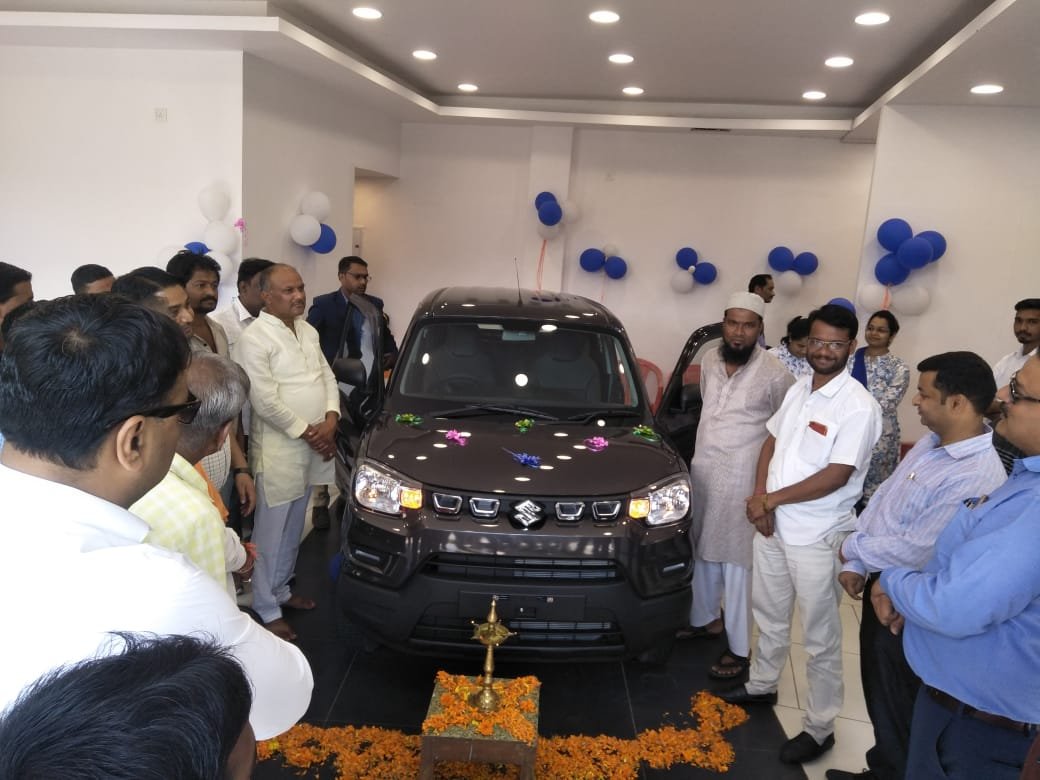 मारुति सुजुकी एरीना की एस यू वी इंस्पायर गाड़ी S-PRESSO को देवरी में किया गया लांच | New India Times
