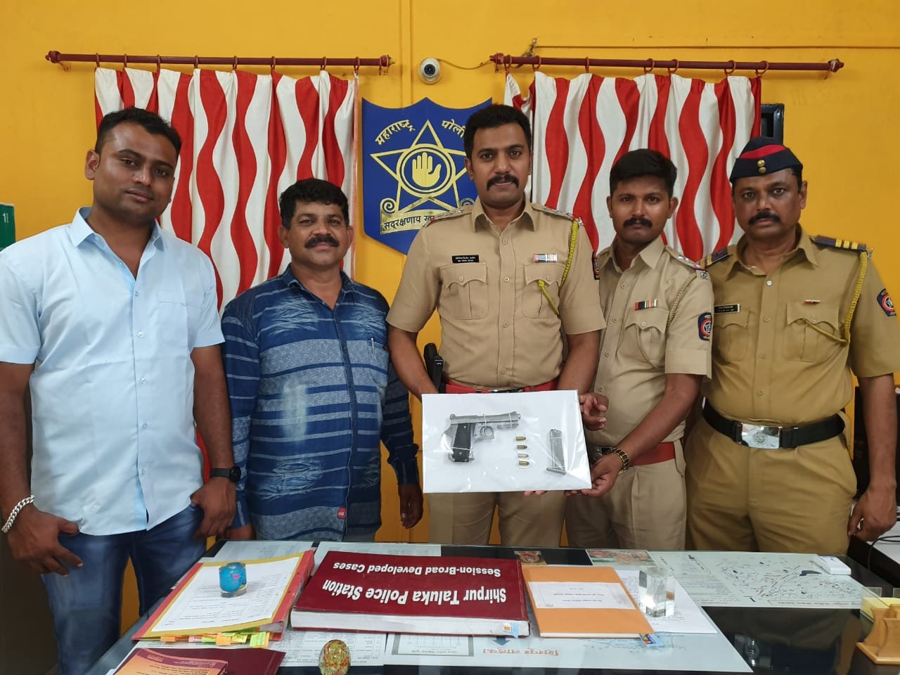 रिवाल्वर व जिंदा कारतूस समेत बड़वानी का हथियार तस्कर हुआ गिरफ्तार | New India Times