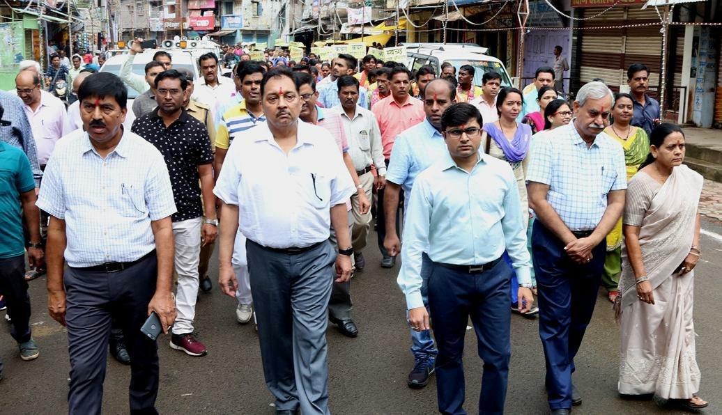 गांधी जयंती पर कलेक्टर तरूण राठी की अगुवाई में शहर में निकली गई रैली, स्वच्छता का भी दिया गया संदेश | New India Times