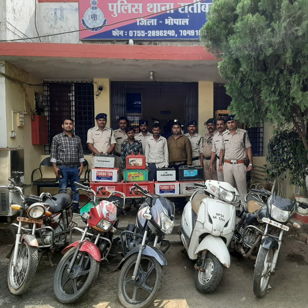 वाहन एवं बैटरी चोर गिरोह का पुलिस ने किया पर्दाफाश, दो आरोपी गिरफ्तार, 5 वाहन एवं 10 बैटरी बरामद | New India Times