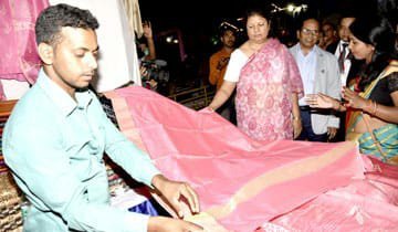 मध्यप्रदेश की राजधानी भोपाल हाट बाजार में स्व-सहायता समूहों का दस दिवसीय 'सरस मेला' हुआ प्रारंभ | New India Times