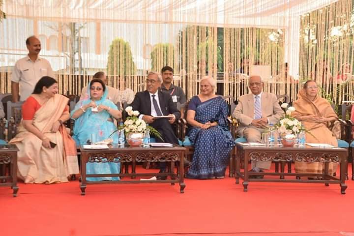 सिंधिया कन्या विद्यालय में छात्राओं को वितरित किए गए पुरस्कार, बेटियां दुनिया का भविष्य हैं: मुख्य सचिव श्री मोहंती | New India Times