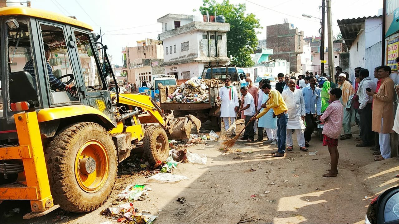 सत्येन्द्र शर्मा के नेतृव में बंडा घूरा, घाटमपुर, मिर्जापुर, चन्द्र नगर शमशान घाट में चलाया गया सफाई अभियान 2 सत्येन्द्र शर्मा के नेतृव में बंडा घूरा, घाटमपुर, मिर्जापुर, चन्द्र नगर शमशान घाट में चलाया गया सफाई अभियान | New India Times