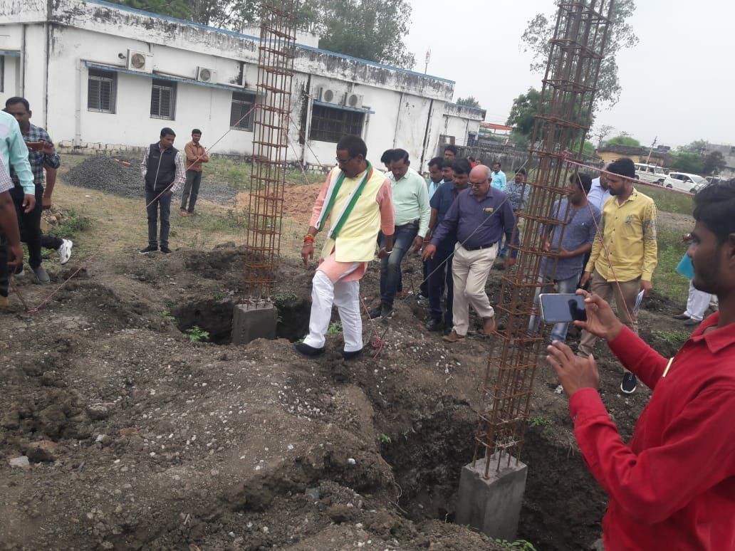 देवरी चिकित्सालय का मंत्री हर्ष यादव ने किया औचक निरीक्षण, गड़बड़ी पाये जाने पर अधिकारियों को लगाई फटकार | New India Times