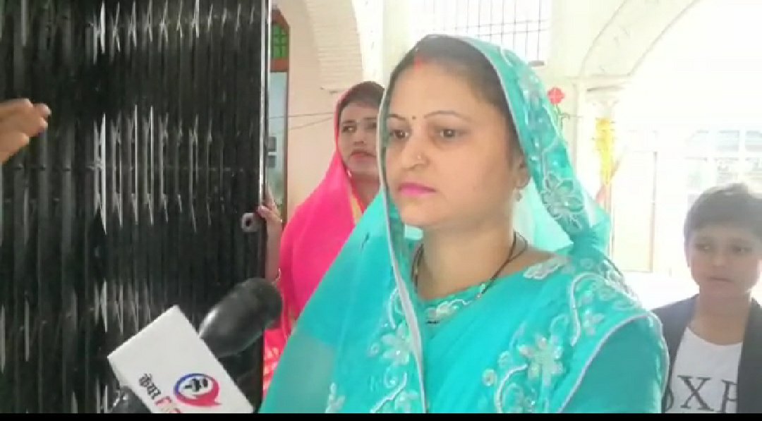 शारीरिक और मानसिक उत्पीड़न से तंग आकर महिला ने पी ली डिटॉल 2 शारीरिक और मानसिक उत्पीड़न से तंग आकर महिला ने पी ली डिटॉल | New India Times