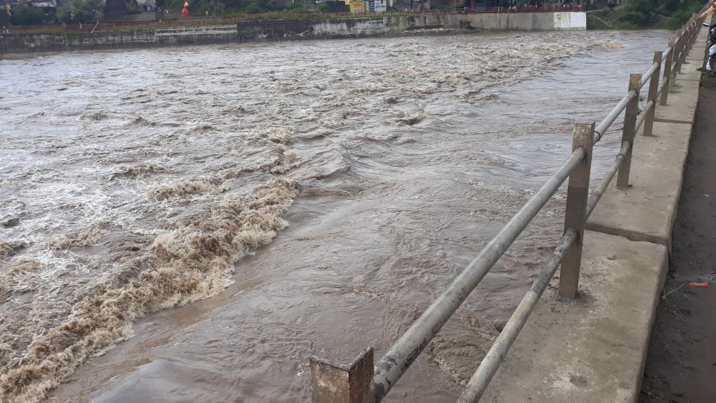 शरद पवार द्वारा किसानों को सांत्वना के बाद उमड़ा नेताओं का स्नेह, महाराष्ट्र में गुल खिलाएगा नया सत्ता समीकरण? | New India Times