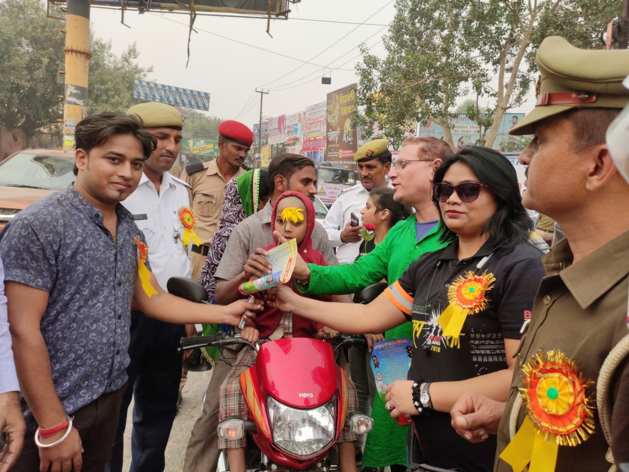 जागरूकता कैंप में यातायात नियमों के प्रति लोगों को किया गया जागरूक | New India Times