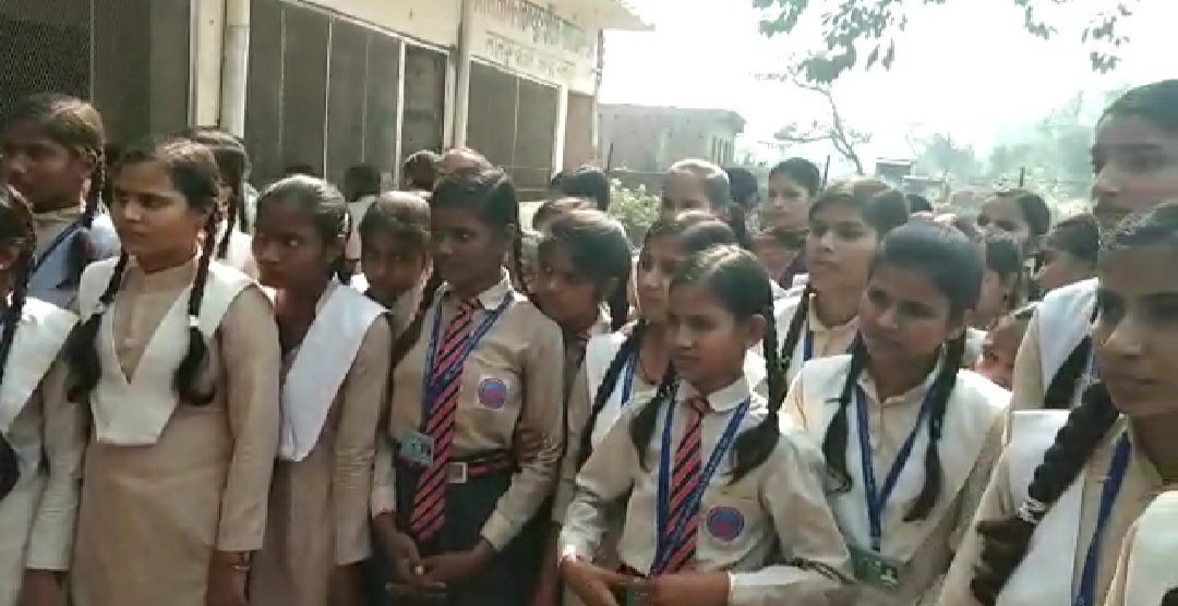 सांप्रदायिक सौहार्द बनाए रखने व सोशल मीडिया का सही इस्तेमाल करने तथा यातायात जागरूकता एवं बालिका जागरूकता के अंतर्गत एक कार्यक्रम का हुआ आयोजन | New India Times