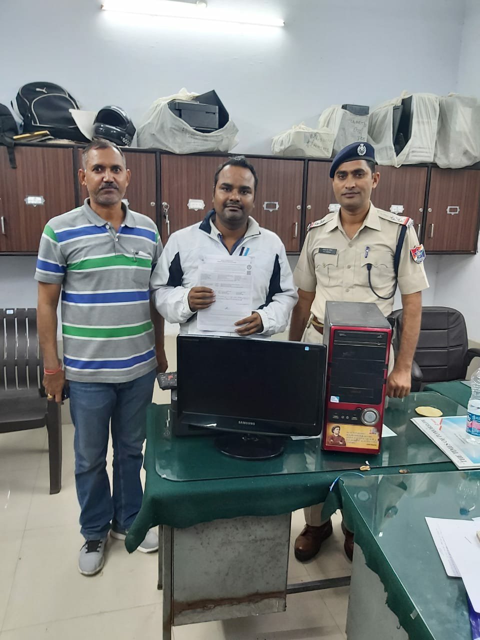 अवैध रूप से रेलवे ई-टिकट बनाते हुए एक दलाल को आरपीएफ ने लिया हिरासत में | New India Times