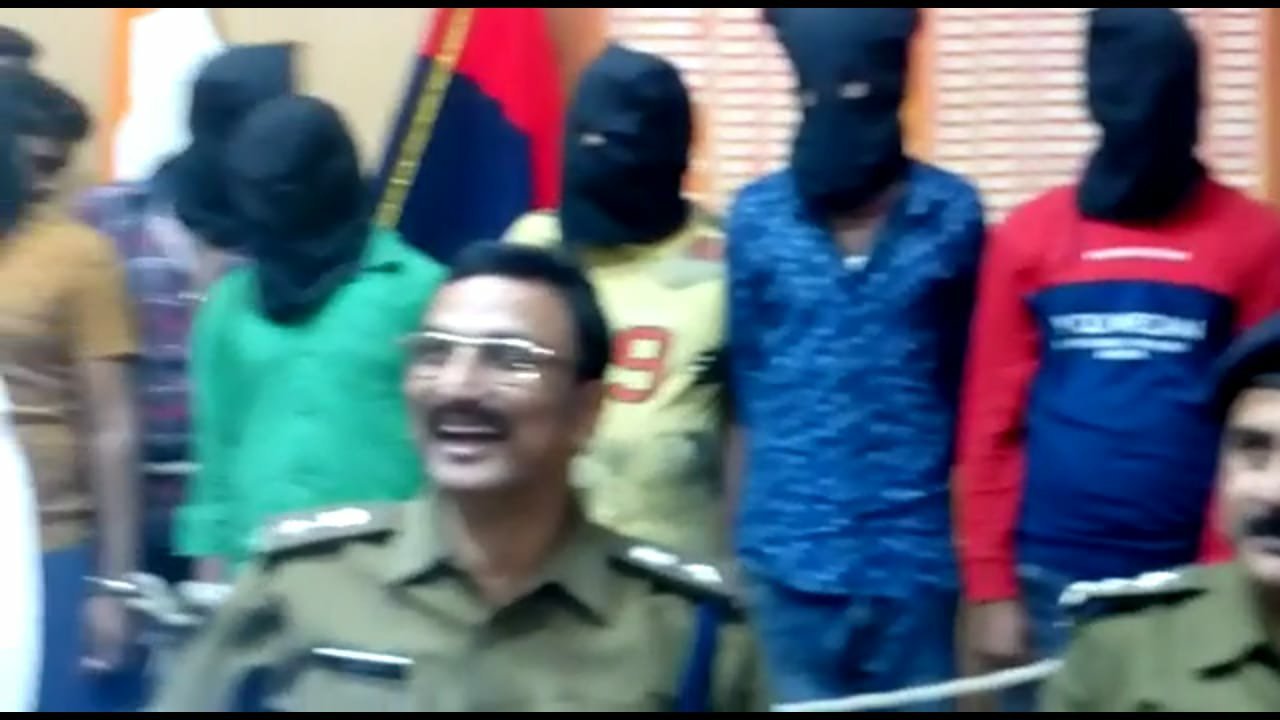 भागलपुर जिला पुलिस ने कुख्यात नक्सली रंजन बिंद सहित कई बदमाशों को किया गिरफ्तार | New India Times